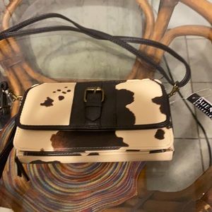 Bueno Collection Ladies Crossbody Wallet